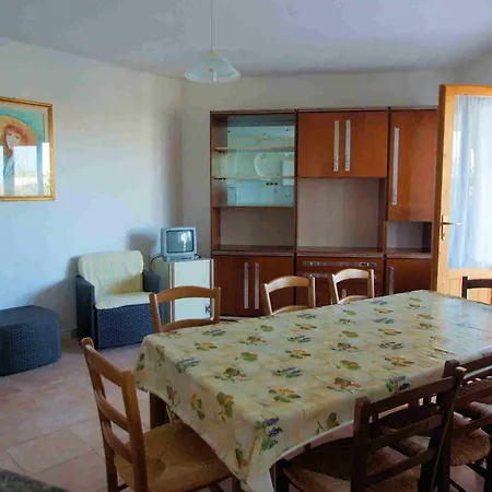 Apartment In La Ciaccia Mit Moeblierter Terrasse